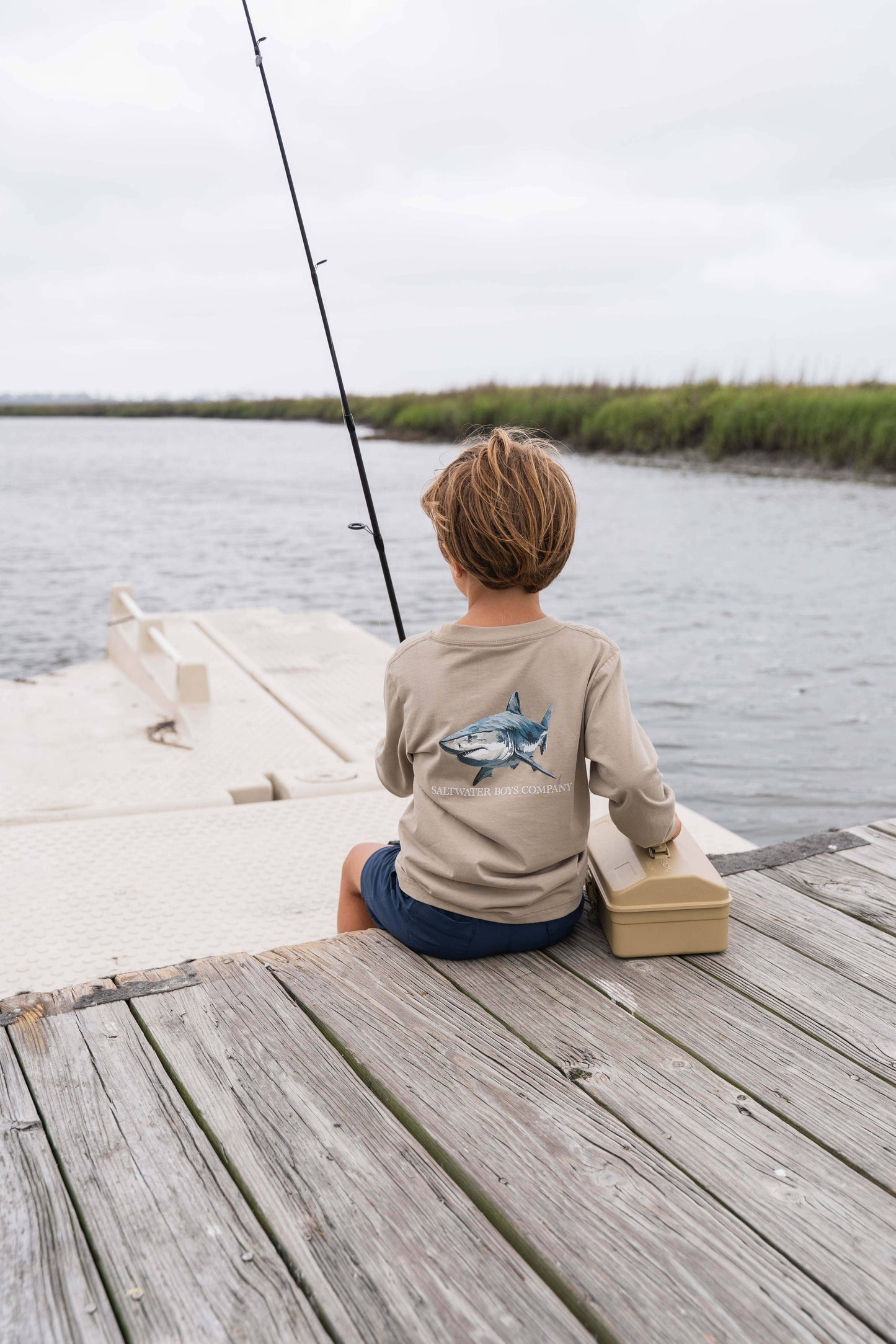 Shark Graphic Tee LS Taupe