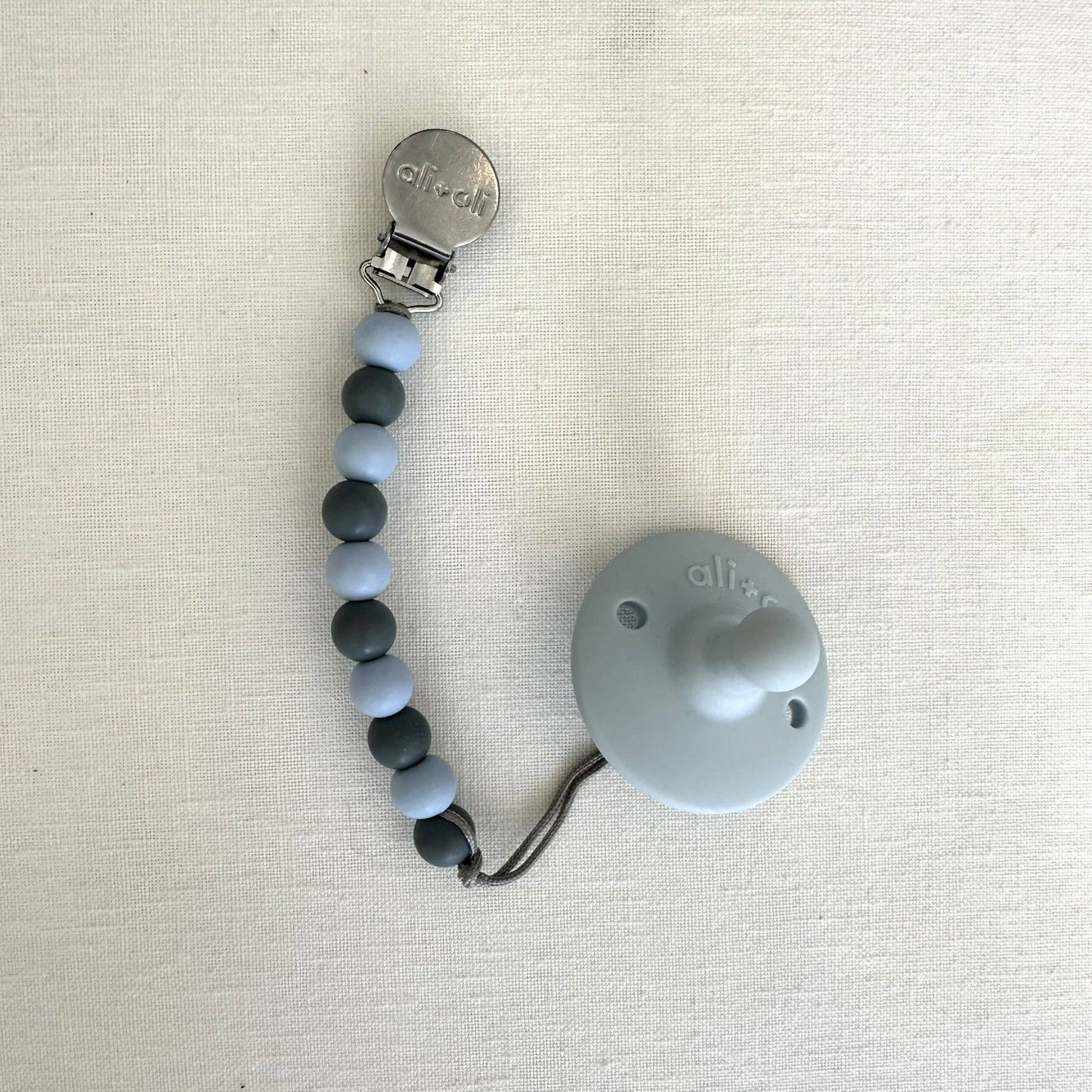 Ali+Oli Pacifier Clip (Iron)