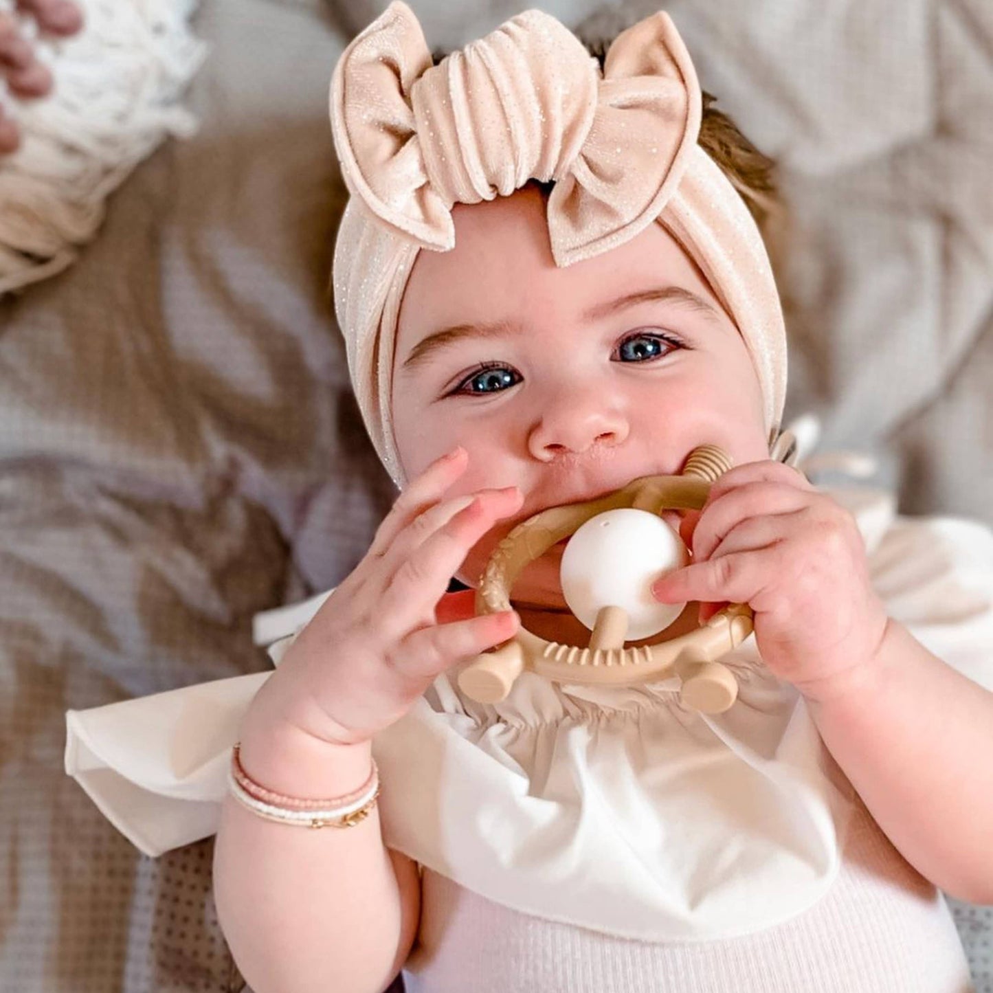 Giraffe Teether Toy (Taupe)