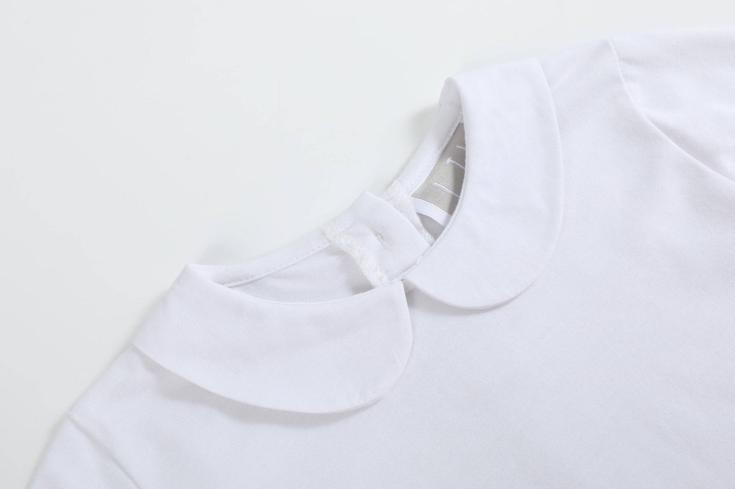 White Collared Shirt: 2T
